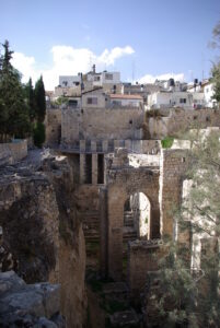 Vista das ruínas do Tanque Betesda nas proximidades do Portão do Leão, na Cidade Velha de Jerusalém